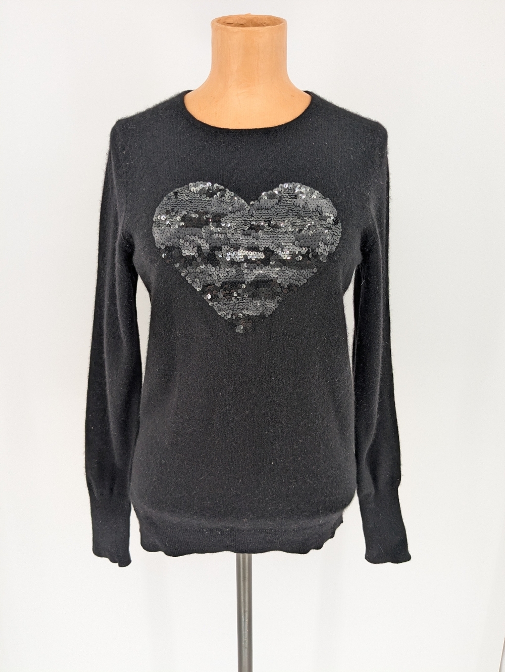 Bloomingdales 100% Cashmere Crew Neck Sweater Sequin Heart Womens Size Small